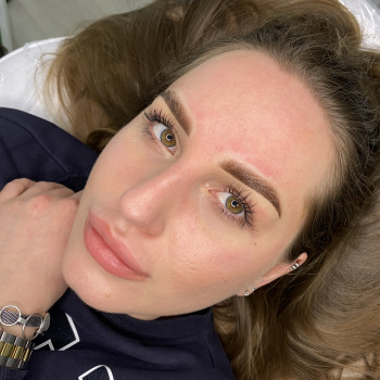 Пудровое напыление бровей
                    Мастер перманентного макияжа Дарина Днепр