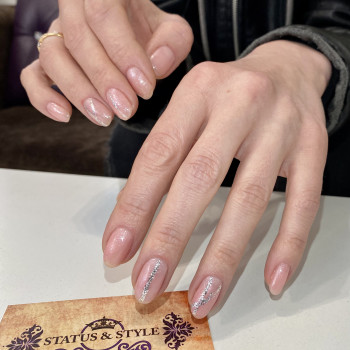 Манікюр з гель-лаком
                    Салон красоты Status & Style Киев
