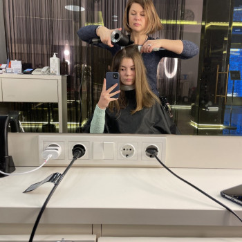 Стрижка женская
                    Парикмахер-стилист Татьяна Киев