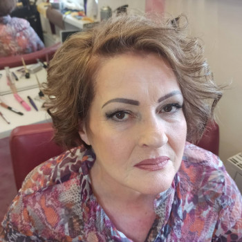 Макияж + накладные реснички ,колорирование выход с вишнёвого