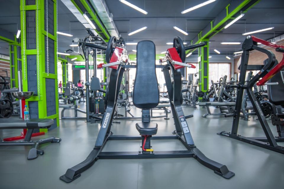 Фитнес зона смоленск. Успешные тренажерные залы. Impulse фитнес в Вильнюсе. Impulse тренажеры баннер. Impulse Sterling ( Shoulder).