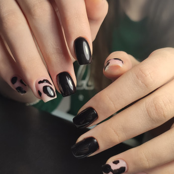 Дизайн
                    Майстер манікюру Анастасія Шпола