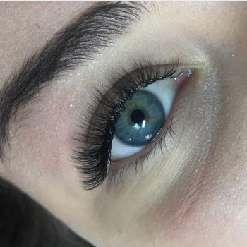 Нарощування вій
                    Салон красоты Status & Style Киев