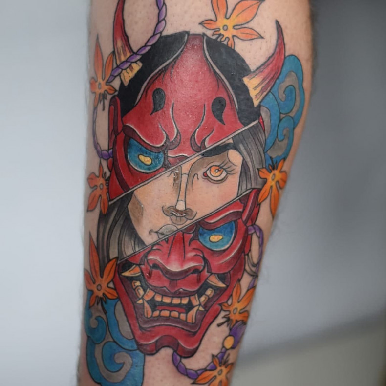 На нозі кольорові дівчина, фото - Тату салон VeAn Tattoo & Piercing