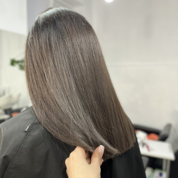 Окрашивание корней
                    Перукар-колорист Ирина Вишневе