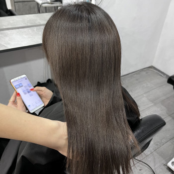 Окрашивание корней
                    Перукар-колорист Ирина Вишневе