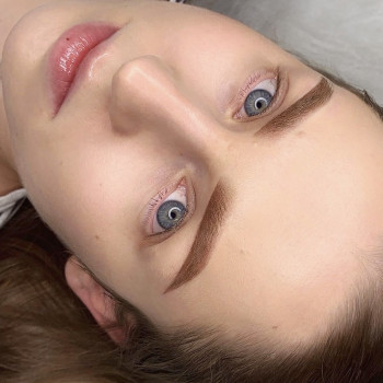 Перманентний макіяж брів
                    Майстер перманентного макіяжу Эва Одеса