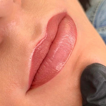 Перманентный макияж губ контурный татуаж, фото - Мастер перманентного макияжа Эва Финьковская