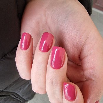 Однотонне покриття гель-лаком + апаратний маникюр
                    Майстер манікюру Ирина Черкаси