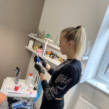 Перманентний макіяж
                    Мастер перманентного макияжа Анастасія Львов