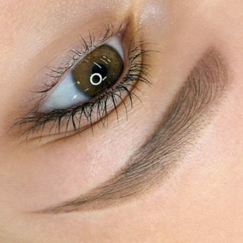 Пудровое напыление бровей