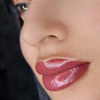 Перманентный макияж губ