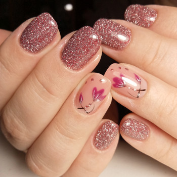 Розовый маникюр с цветами, фото - Мастер маникюра Екатерина Забузна