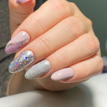 рожевий манікюр, манікюр зі сріблом
, святковий манікюр, манікюр з гліттером