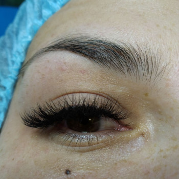 Наращивание ресниц
                    Мастер маникюра Алёна Фастов