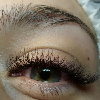 Наращивание ресниц
                    Мастер маникюра Алёна Фастов