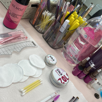 Оформление бровей
                    Визажист Юлия Полтава