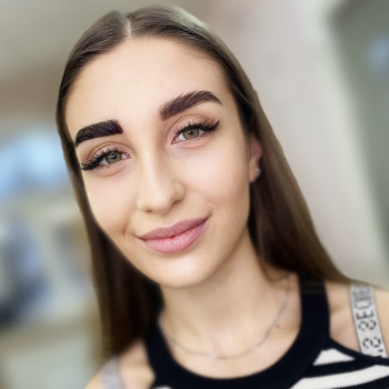 Оформление бровей
                    Визажист Юлия Полтава