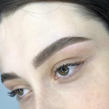 Оформление бровей
                    Визажист Юлия Полтава