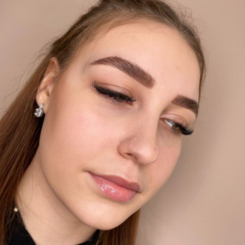 Оформление бровей
                    Визажист Юлия Полтава