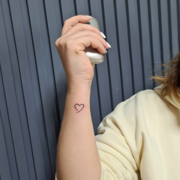 Тату минимализм сердце маленькие, фото - Мастер перманентного макияжа Людмила Романова