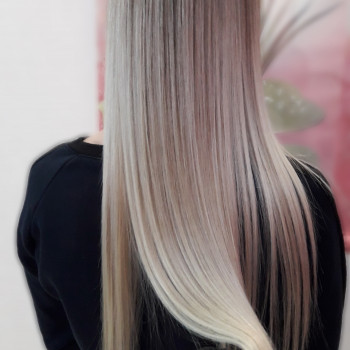 Стрижка волос. Коррекция формы лица, фигуры с помощью стрижки
                    Перукар-колорист Юлия Харків