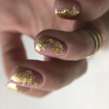 Поталь з ефектом сусального золота, нічого зайвого. Дуже сти, фото - Мастер маникюра Александра Яргутова