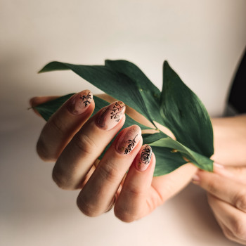 Покрытие гель-лаком "Дизайн"
                    Майстер манікюру Оксана Харків