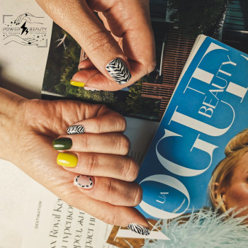 Покрытие гель-лаком "Дизайн"
                    Майстер манікюру Оксана Харків