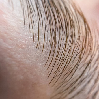 Брови, моделювання брів, ламінування брів,довготривала укладка брів
                    Салон краси Atmosfera Krasu Чернівці