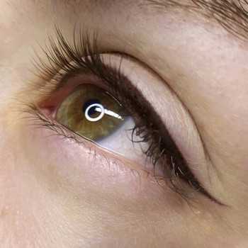 Перманентний макіяж повік, класична стрілочка