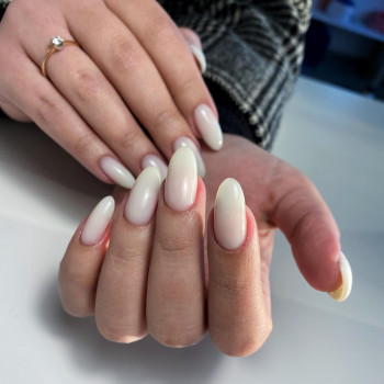 Зняття + манікюр + покриття гель-лаком
                    Майстер манікюру Оля Львів