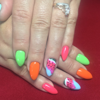 Разноцветный маникюр цветной с арбузом, фото - Мастер маникюра Марія Рудкевич