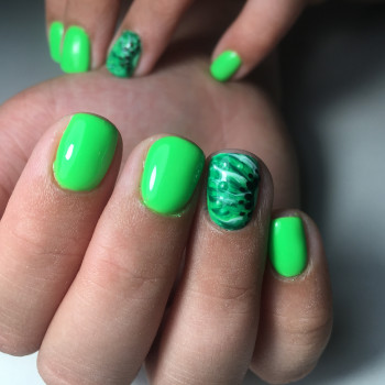 Зеленый маникюр с фруктами, фото - Мастер маникюра Марія Рудкевич