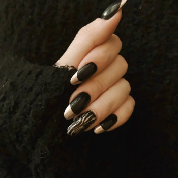 Черный маникюр с золотом, фото - Мастер маникюра Nadin Lak