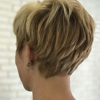 Стрижка жіноча