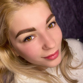 Юлия Омельченко, Вишневе Фото - 10