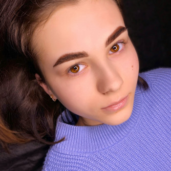 Юлия Омельченко, Вишневе Фото - 17