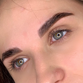 Моделювання та фарбування брів
                    Мастер перманентного макияжа Александра Кривой Рог