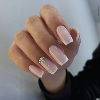 Манікюр та покриття
                    Салон красоты Beauty Bar Винница