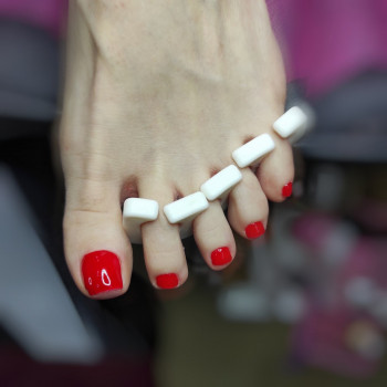 Педикюр з покриттям
                    Салон красоты Beauty Bar Винница