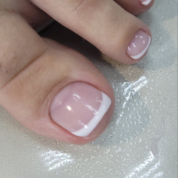 Педикюр з покриттям
                    Салон красоты Beauty Bar Винница