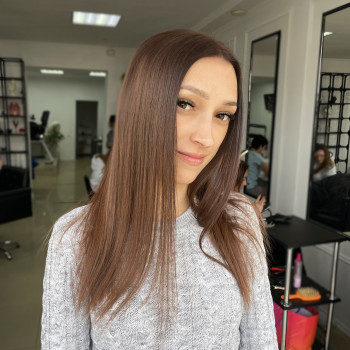 Фарбування волосся
                    Салон краси Beauty Bar Вінниця