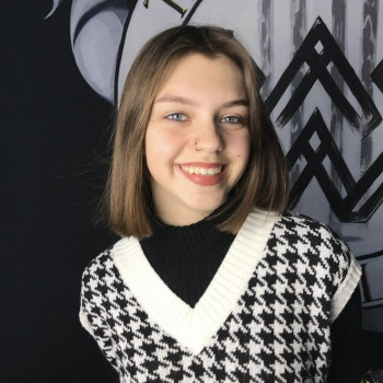 Пирсинг крыла носа
                    Мастер по пирсингу Дарья Одесса