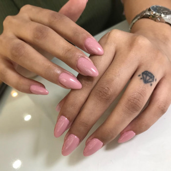 Нарощування нігтів Гель / Акрил / Полігель
                    Салон краси НоготОк Київ