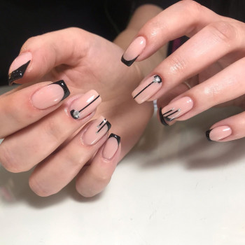 Нарощування нігтів Гель / Акрил / Полігель
                    Салон краси НоготОк Київ