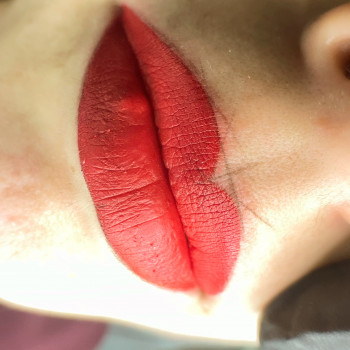 Татуаж губ (Перманент губ)
                    Майстер перманентного макіяжу Олександра Тернопіль