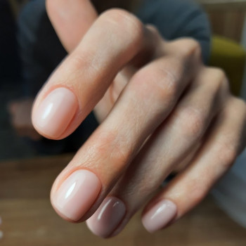 Комплекс: зняття + чистка + покриття гель-лаком
                    Майстер манікюру Надія Львів