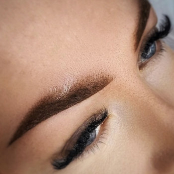 Пудрові бровки
Будь красивою 24/7