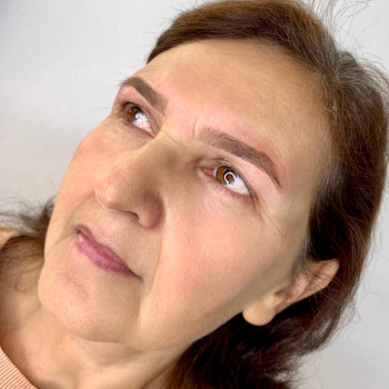 Фарбування хною та моделювання брів
                    Мастер перманентного макияжа Александра Кривой Рог